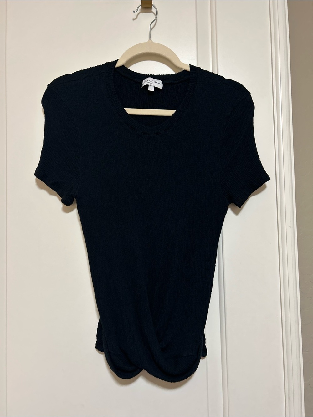✨🖤💫Michael Stars Front knot Black Ribbed Short Sleeve Tee💫🖤✨